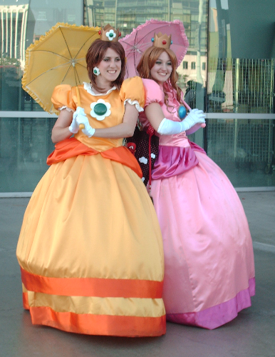 princess peach and daisy. Princess Peach and Daisy